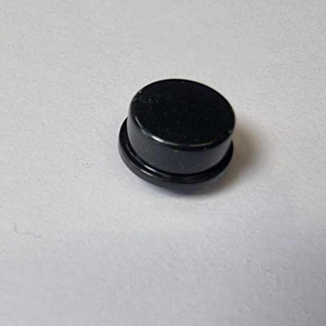 Dopje voor knopje (Zwart)